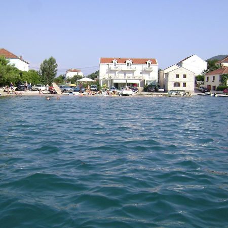 Villa Menalo Hodilje Екстер'єр фото