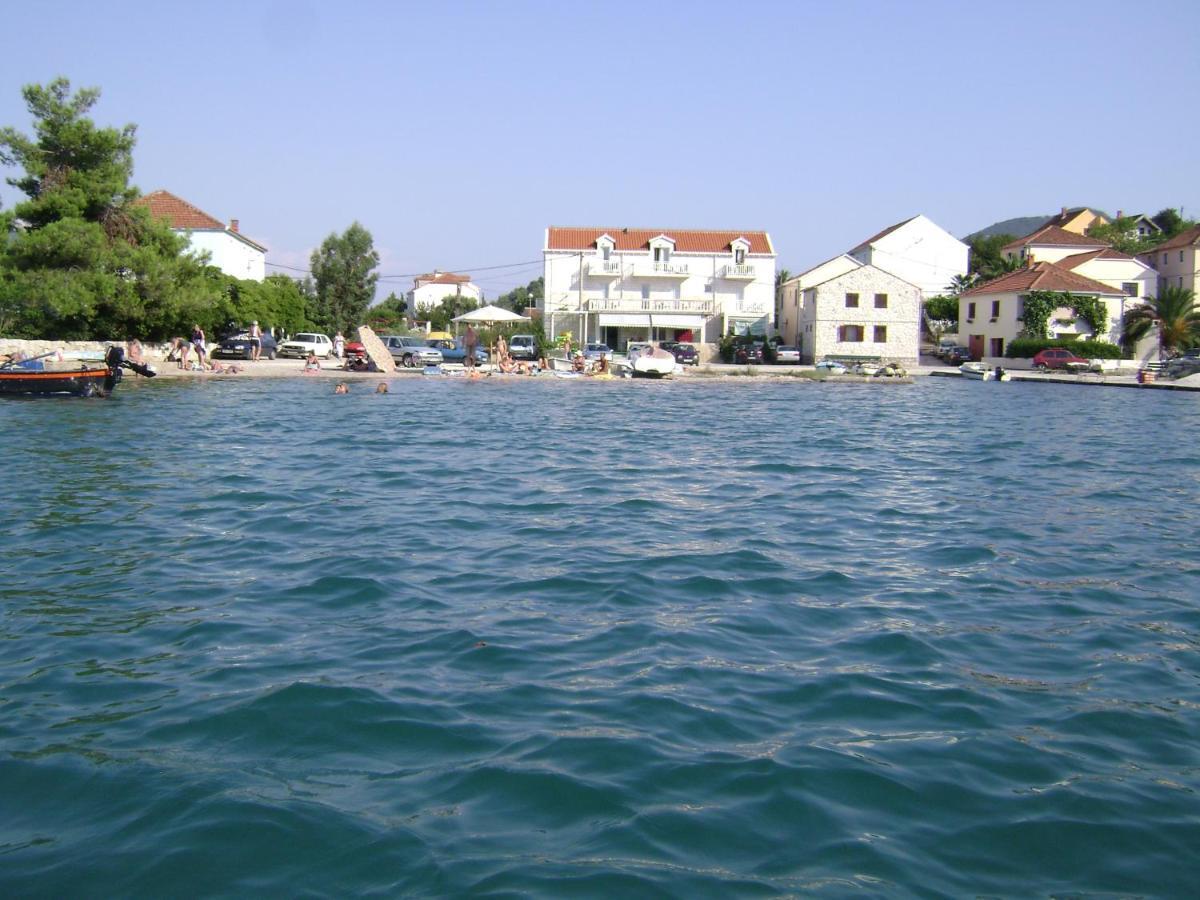 Villa Menalo Hodilje Екстер'єр фото